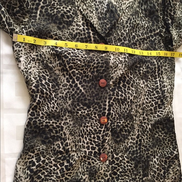 Dana Buchman Animal Print Button Blouse Shirt Sz 2 - Picture 6 of 8